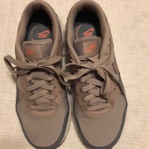 Women’s Nike Air Tennis Shoes